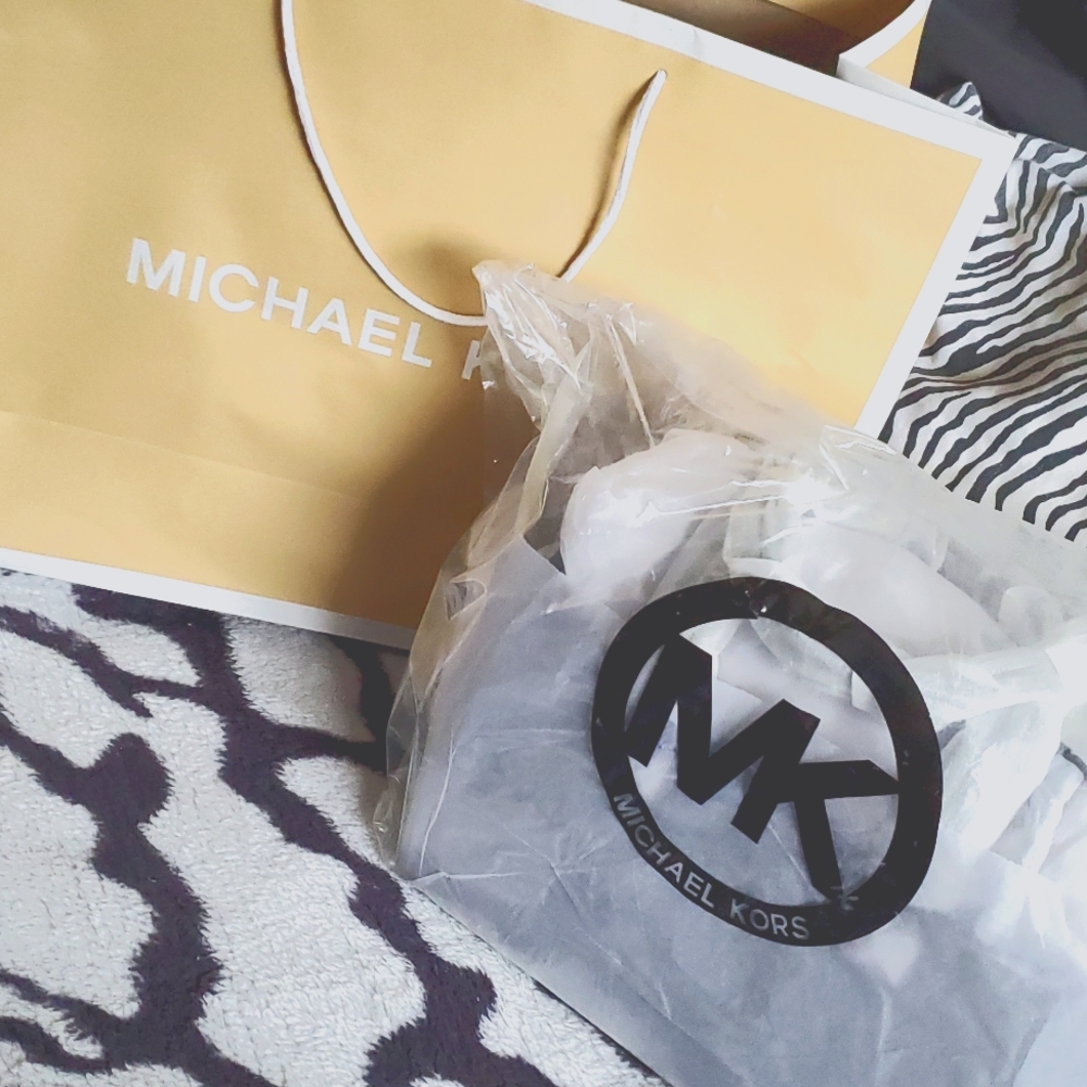 Micheal kors satchel bag